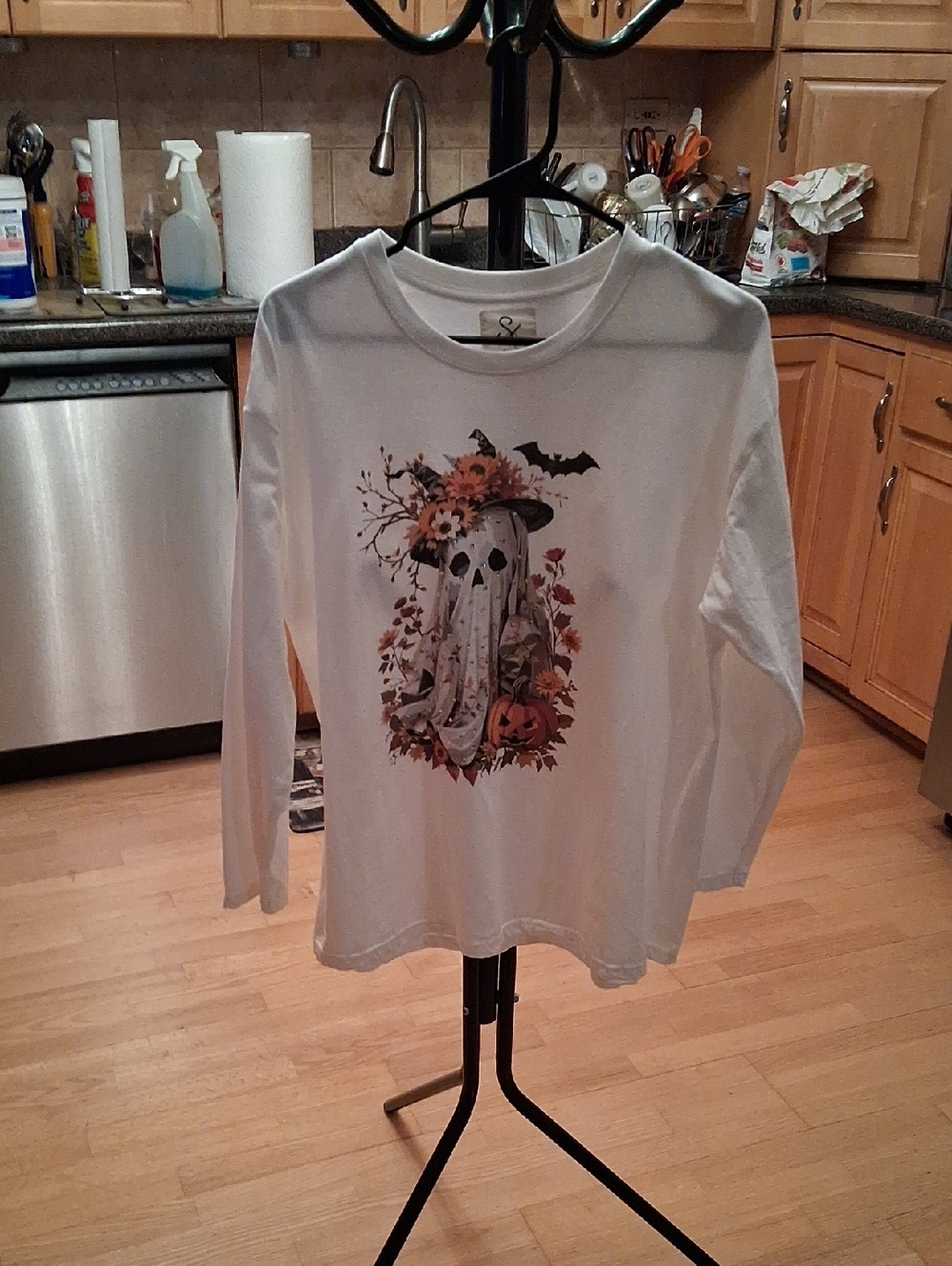 Women's White Long-Sleeve Halloween Ghost Graphic Tee